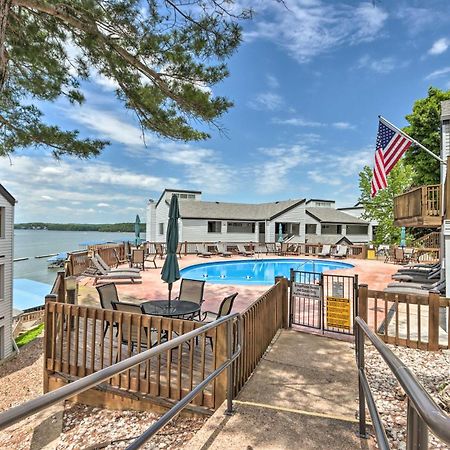 Sunny Osage Beach With Balcony And Lakefront View Экстерьер фото